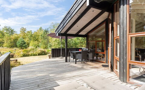 Bernarda - 400M from the Sea: Træ, Hjem, Veranda, Dæk, Hårdttræ, Tag, Bejdse, Trægulve, Eco Hotel