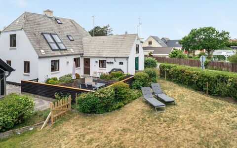 Eivi - 150M from the Sea: Sommerhus, Skur, Hytte, Stuehus, Prærie, Hytte, Lade, Bjælkehytte, Garden Bygninger