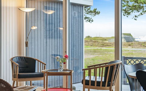 Djuna - 200M from the Sea: Møbel, Indretning, Stol, Bord, Etage, Køkken & Spisebord, Spisestue, Bejdse, Hårdttræ, Kaffebord