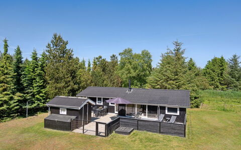 Ally - 250M from the Sea: Arkitektur, Tag, Hjem, Kompositmateriale, Dagslys, Sidespor, Indkørsel