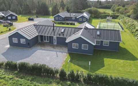 Damita - 350M from the Sea: Træ, Hjem, Veranda, Dæk, Hårdttræ, Tag, Bejdse, Trægulve, Eco Hotel