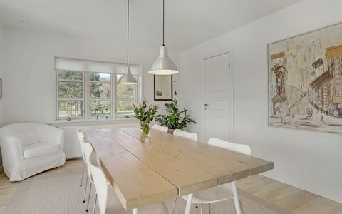 Janes - 400M from the Sea: Boligområde, Tag, Forstad, Indkørsel, Estate, Skorsten