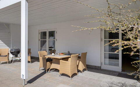 Shana - 800M from the Sea: Plantesamfund, Sollys, Urteagtig Plante, Have, Plantation, Landbrug, Farm