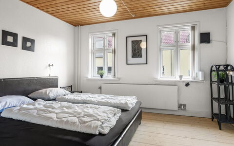 Minte - 450M from the Sea: Loft, Gulvbelægning, Indretning, Etage, Kompositmateriale, Møbel, Udvej, Hotel, Design, Dagslys