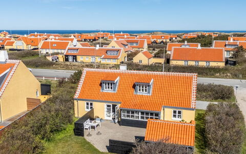 Hialmar - 400M from the Sea: Arkitektur, Tag, Hjem, Kompositmateriale, Dagslys, Sidespor, Indkørsel