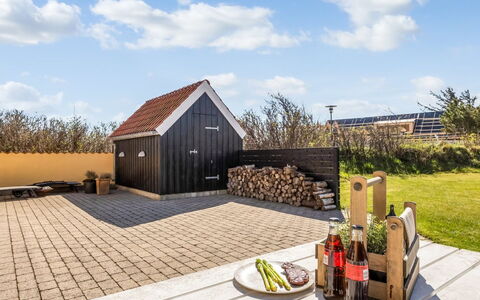 Hialmar - 400M from the Sea: Arkitektur, Tag, Hjem, Kompositmateriale, Dagslys, Sidespor, Indkørsel
