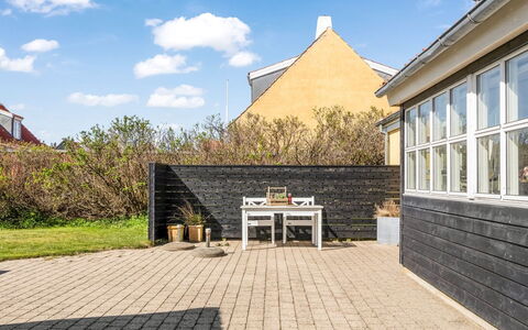 Hialmar - 400M from the Sea: Arkitektur, Tag, Hjem, Kompositmateriale, Dagslys, Sidespor, Indkørsel