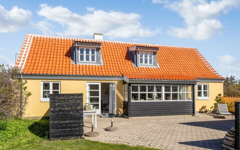 Hialmar - 400M from the Sea: Arkitektur, Tag, Hjem, Kompositmateriale, Dagslys, Sidespor, Indkørsel