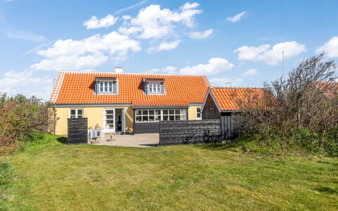 Hialmar - 400M from the Sea: Arkitektur, Tag, Hjem, Kompositmateriale, Dagslys, Sidespor, Indkørsel