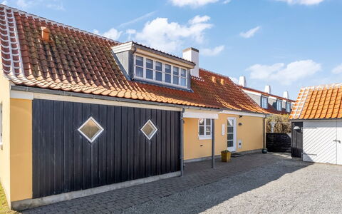 Hialmar - 400M from the Sea: Arkitektur, Tag, Hjem, Kompositmateriale, Dagslys, Sidespor, Indkørsel