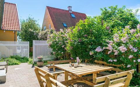 Elnara - 900M from the Sea: Boligområde, Tag, Forstad, Indkørsel, Estate, Skorsten