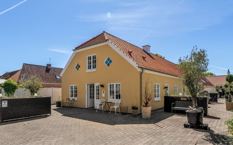 Viivi - 900M from the Sea: Bygning, Vindue, Hus, Boligområde, Tag, Hjem, Facade, Sommerhus, Dør, Menneskelig Bosættelse