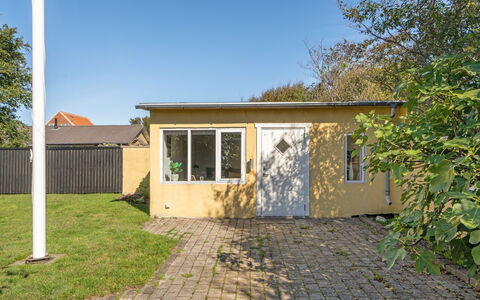 Kätlin - 1.1Km from the Sea: Græs, Hus, Tag, Hjem, Sommerhus, Busk, Land Lot, Landdistrikt, Stuehus, Bunddække
