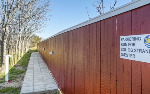 Arlene - 800M from the Sea: Walkway, Hegn, Home Fencing, Sti, Skygge