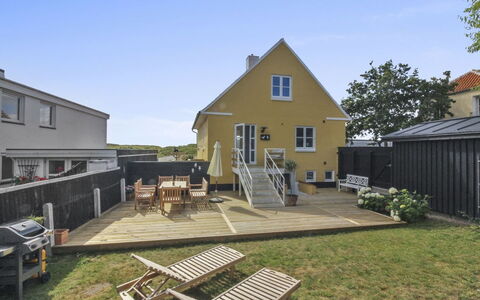 Elka - 100M from the Sea: Lejlighed, Skygge, Altan, Stol, Hegn, Udendørs Møbler, Aluminium, Kunstgræs