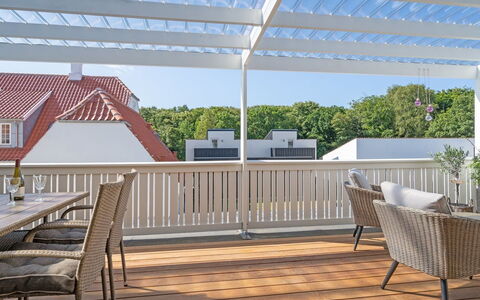 Sylwia - 800M from the Sea: Træ, Kompositmateriale, Udendørs Møbler, Skygge, Dæk, Veranda, Altan, Eco Hotel, Hårdttræ, Bejdse