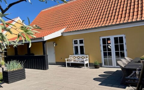 Gine - 1.5Km from the Sea: Tag, Hus, Hjem, Sommerhus, Dør, Sidespor, Dæk, Veranda, Planke, Hårdttræ