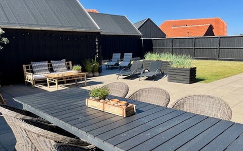 Gine - 1.5Km from the Sea: Tag, Hus, Hjem, Sommerhus, Dør, Sidespor, Dæk, Veranda, Planke, Hårdttræ