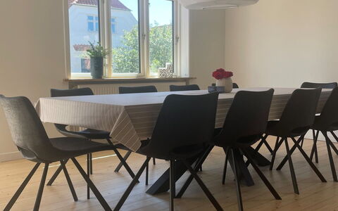Urs - 200M from the Sea: Arkitektur, Tag, Hjem, Kompositmateriale, Dagslys, Sidespor, Indkørsel