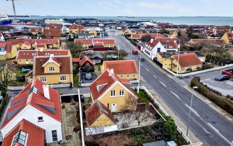 Ilselil - 500M from the Sea: Træ, Hav, Sky, Coastal Og Oceaniske Landskabsformer, Dæk, Ocean, Planke, Boardwalk, Kyst, Hårdttræ