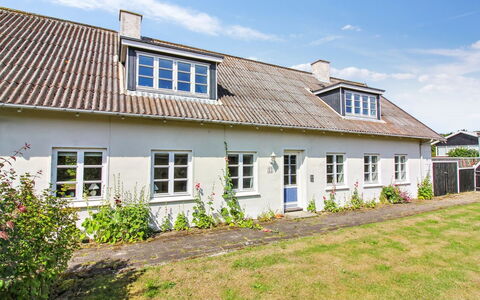 Gæsling - 1.6Km from the Sea: Hjem, Boligområde, Hus, Sommerhus, Tag, Land Lot, Sidespor, Have, Estate, Lawn
