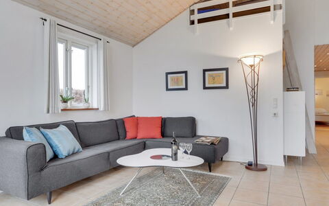 Annesophie - 300M to the Fjord: Møbel, Indretning, Gulvbelægning, Etage, Couch, Loft, Stue, Hjem, Lejlighed, Værelse
