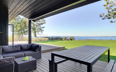 Iadrik - 85M to the Fjord: Træ, Trægulve, Gulvbelægning, Etage, Dæk, Hårdttræ, Planke, Veranda, Skygge, Boardwalk