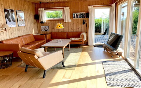 Iadrik - 85M to the Fjord: Møbel, Indretning, Gulvbelægning, Etage, Træ, Couch, Trægulve, Loft, Stue, Værelse
