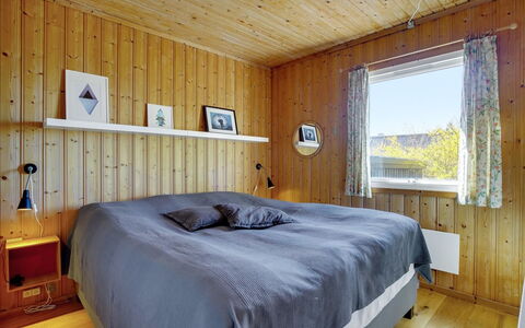 Iadrik - 85M to the Fjord: Seng, Soveværelse, Indretning, Træ, Sengetøj, Sengetøj, Loft, Gulvbelægning, Møbel, Etage