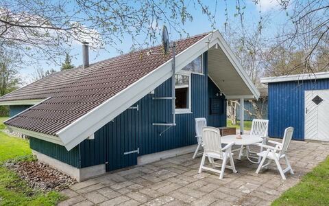 Norna - 300M from the Sea: Tag, Hus, Hjem, Sommerhus, Sidespor, Estate, Indkørsel, Garden Bygninger, Gård, Skur