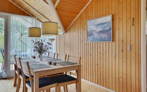 Norna - 300M from the Sea: Tag, Hus, Hjem, Sommerhus, Sidespor, Estate, Indkørsel, Garden Bygninger, Gård, Skur
