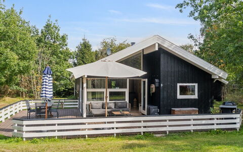 Amola - 1.6Km from the Sea: Lejlighed, Skygge, Altan, Stol, Hegn, Udendørs Møbler, Aluminium, Kunstgræs