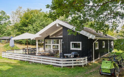 Amola - 1.6Km from the Sea: Lejlighed, Skygge, Altan, Stol, Hegn, Udendørs Møbler, Aluminium, Kunstgræs
