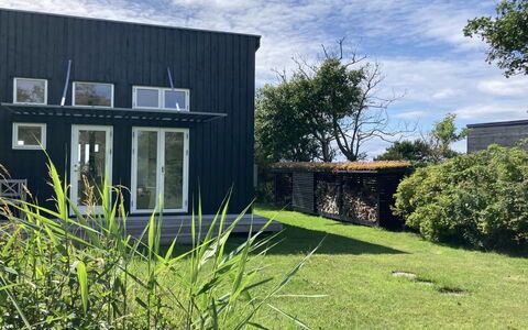 Malte - 75M from the Sea: Græs, Busk, Hus, Have, Hjem, Sommerhus, Land Lot, Lawn, Bunddække