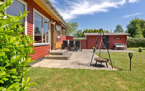 Hege - 450M from the Sea: Hus, Hjem, Boligområde, Sommerhus, Land Lot, Tag, Skygge, Have, Sidespor, Lawn