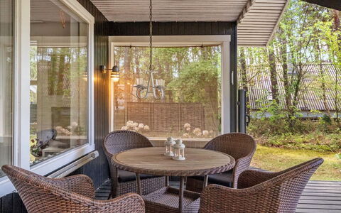Eweline - 75M from the Sea: Møbel, Træ, Indretning, Loft, Stol, Bord, Hjem, Gulvbelægning, Veranda, Etage