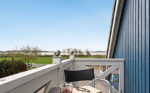 Delina - 200M from the Sea: Tag, Hus, Land Lot, Hjem, Sommerhus, Estate, Garden Bygninger, Skygge, Bjælkehytte, Landscaping
