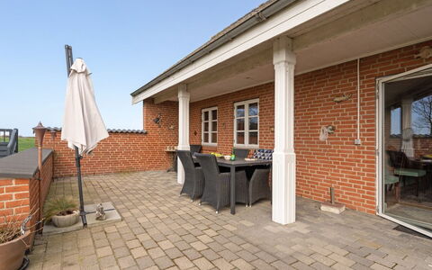 Delina - 200M from the Sea: Tag, Hus, Land Lot, Hjem, Sommerhus, Estate, Garden Bygninger, Skygge, Bjælkehytte, Landscaping