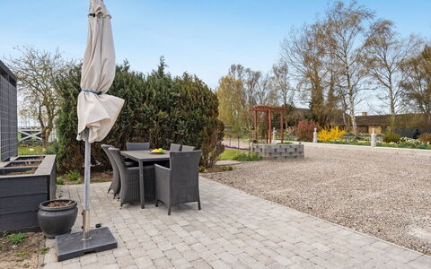 Delina - 200M from the Sea: Tag, Hus, Land Lot, Hjem, Sommerhus, Estate, Garden Bygninger, Skygge, Bjælkehytte, Landscaping