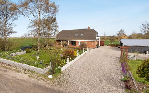 Delina - 200M from the Sea: Tag, Hus, Land Lot, Hjem, Sommerhus, Estate, Garden Bygninger, Skygge, Bjælkehytte, Landscaping
