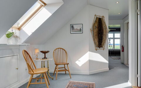 Delina - 200M from the Sea: Tag, Hus, Land Lot, Hjem, Sommerhus, Estate, Garden Bygninger, Skygge, Bjælkehytte, Landscaping