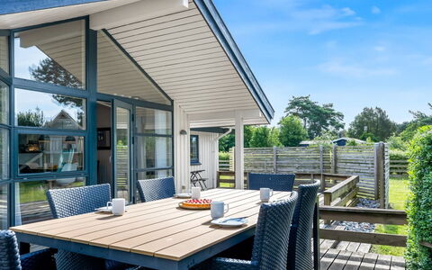 Truls - 800M from the Sea: Hjem, Sommerhus, Veranda, Sidespor, Stuehus, Udendørs Struktur
