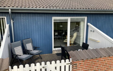 Elevus - 10M from the Sea: Plantesamfund, Sollys, Urteagtig Plante, Have, Plantation, Landbrug, Farm