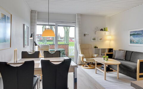 Elevus - 10M from the Sea: Plantesamfund, Sollys, Urteagtig Plante, Have, Plantation, Landbrug, Farm
