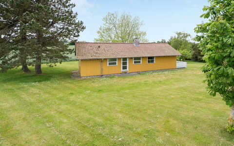 Janne - 400M from the Sea: Træ, Bejdse, Planke, Hårdttræ, Sommerhus, Dæk, Sidespor, Skygge, Trægulve, Garden Bygninger