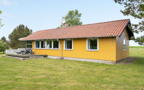 Janne - 400M from the Sea: Træ, Bejdse, Planke, Hårdttræ, Sommerhus, Dæk, Sidespor, Skygge, Trægulve, Garden Bygninger