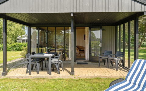 Veljan - 400M from the Sea: Tag, Hus, Land Lot, Hjem, Sommerhus, Estate, Garden Bygninger, Skygge, Bjælkehytte, Landscaping