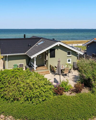 Diertje - 10M from the Sea