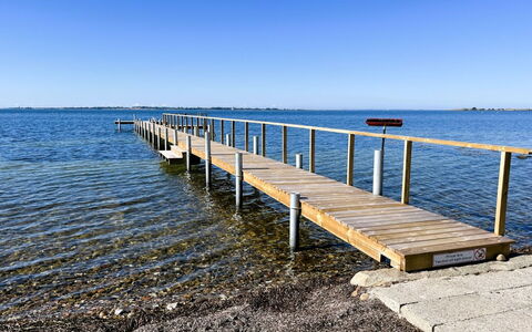 Daike - 25M from the Sea: Blå, Vand, Krop Af Vand, Mole, Horisont, Dok, Vandvej, Hav, Coastal Og Oceaniske Landskabsformer