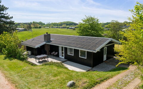 Arho - 75M from the Sea: Tag, Hus, Land Lot, Hjem, Sommerhus, Estate, Garden Bygninger, Skygge, Bjælkehytte, Landscaping